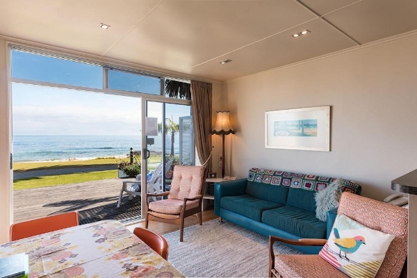 Hotel Golden Sand Beachfront Accommodation